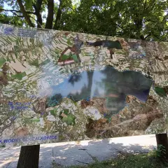 Mapa przedstawia Zbiornik Wodny Goczałkowice z zaznaczonymi obiektami, w tym zaporą.