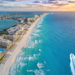 Kiedy jechać do Cancun, aby uniknąć tłumów i cieszyć się słońcem?