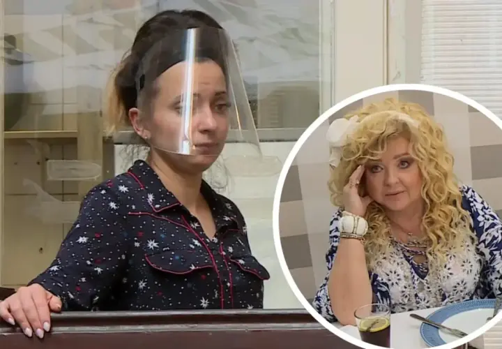 Kobieta w przyłbicy w restauracji, obok Magda Gessler z kolorowymi patelniami w tle.