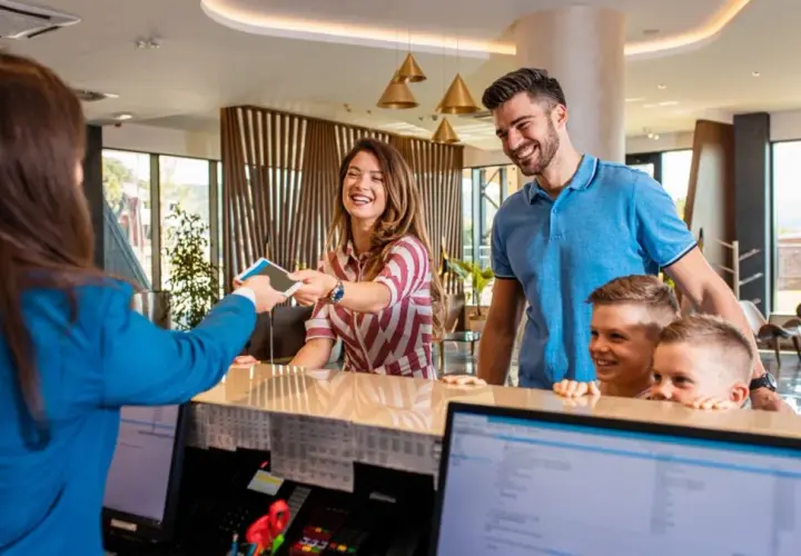 Jak sprawdzić wiarygodność noclegu i uniknąć oszustw podczas rezerwacji
