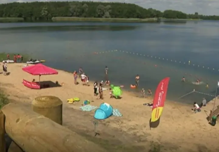 Plaża Orle nad Jeziorem Głuszyńskim - idealne miejsce na relaks z rodziną