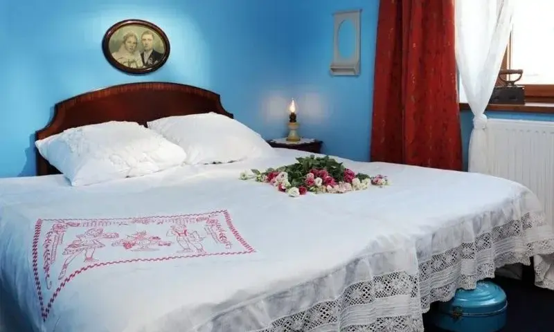 Jak poinformować gości weselnych o noclegu, by uniknąć chaosu?