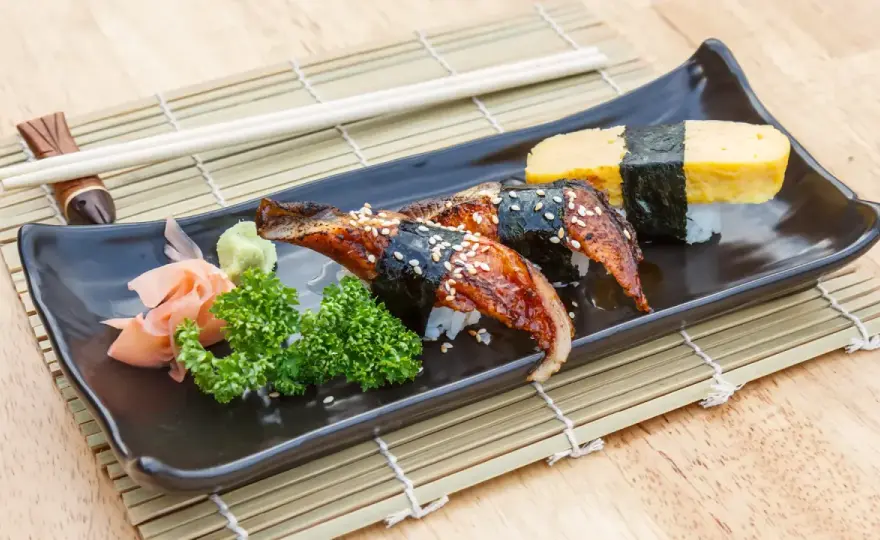 Unagi sushi – czy to Twój smak? Przewodnik po węgorzu.