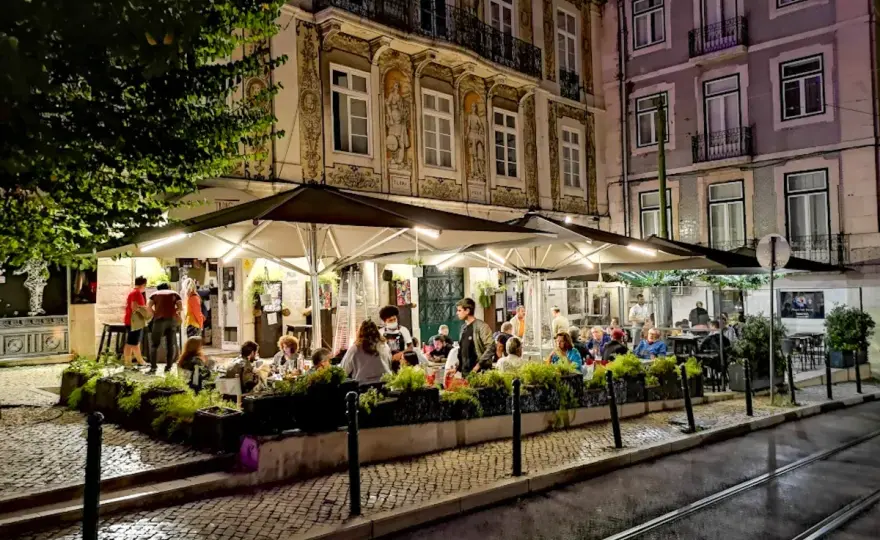 Bairro Alto - Lizbona: Dzień i noc, co warto zobaczyć?