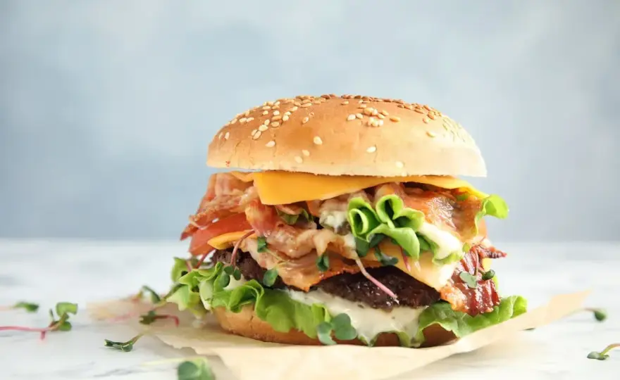 Whopper - Skład, kalorie i jak zamawiać mądrze?