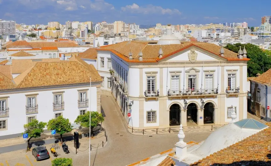Faro atrakcje, które zaskoczą każdego turystę i warto je zobaczyć