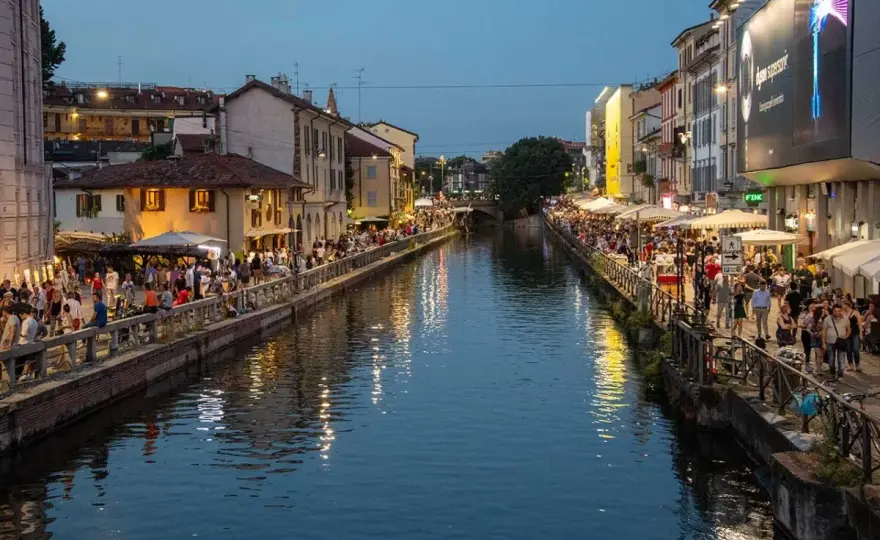Mediolan wieczorem - Navigli: co zjeść i jak nie przepłacić?