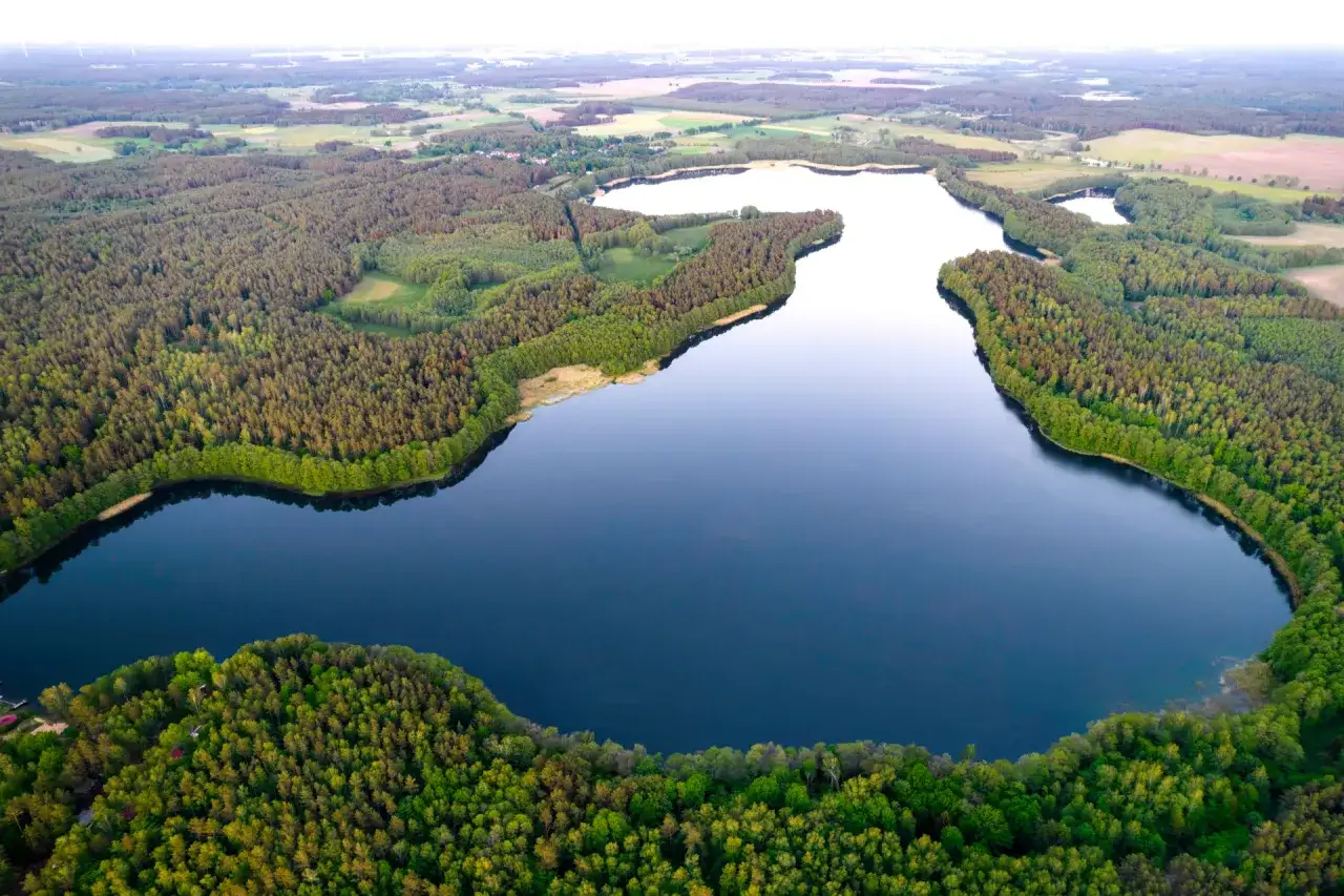 Zdjęcie Jezioro Stryjewskie - tajemnice, atrakcje i stan ekologiczny